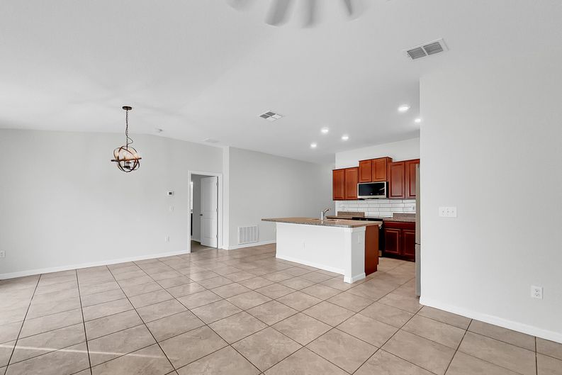 Photo 16 of 23 of 10113 Rosemary Leaf Ln, Riverview, FL