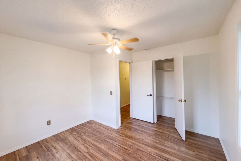 Photo 10 of 19 of 3372 S Western Ave, Springfield, MO