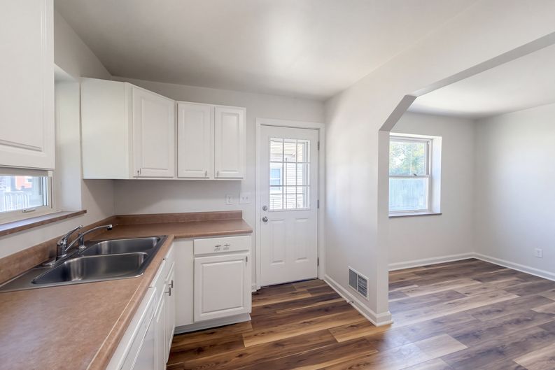 Photo 8 of 24 of 8266 Lyness Dr, Cincinnati, OH