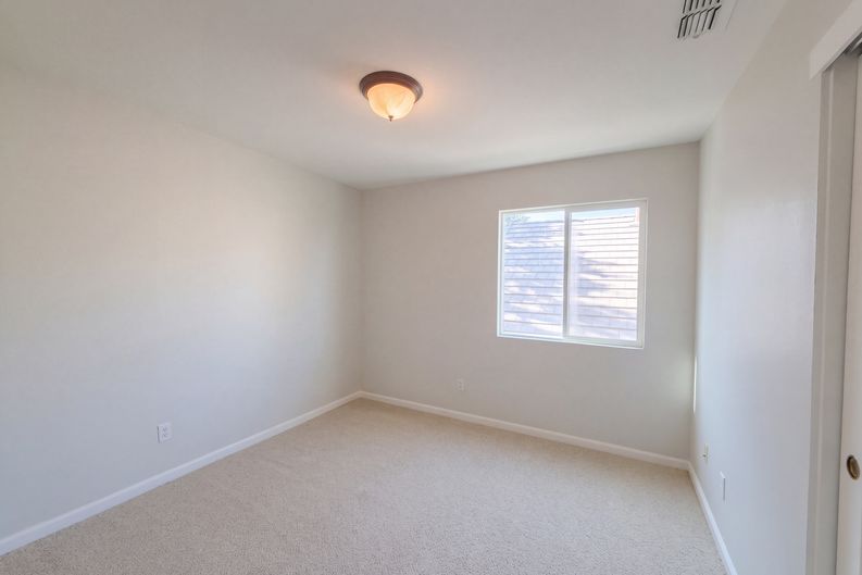 Photo 15 of 21 of 5124 Bissett Way, Sacramento, CA
