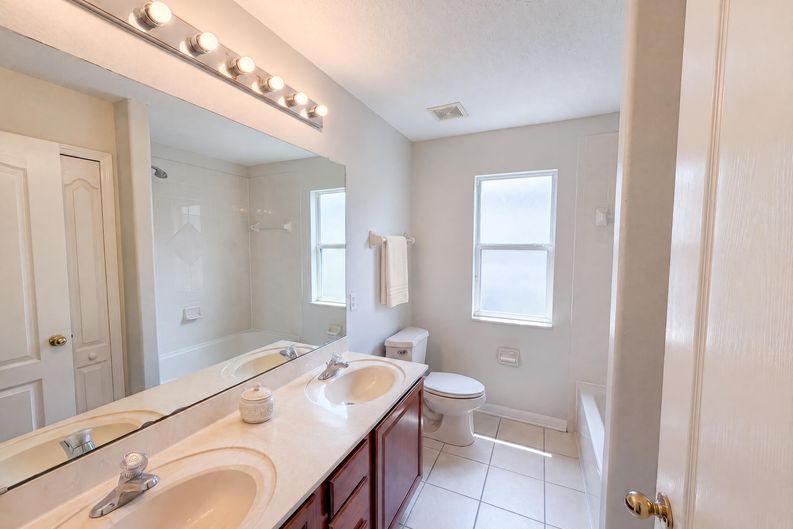 Photo 11 of 39 of 12706 Grovehurst Ave, Winter Garden, FL