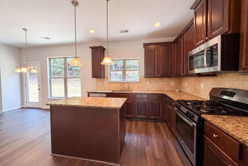 Photo 9 of 29 of 2182 Apple Orchard Way, Austell, GA
