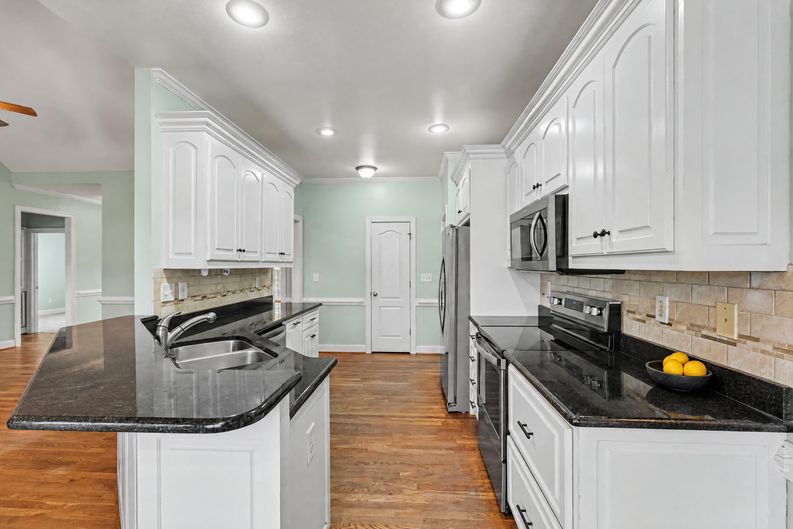 Photo 7 of 27 of 211 Prior Ln, Pikeville, NC