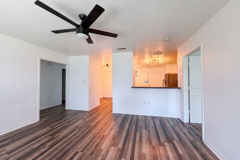 Photo 6 of 16 of 3132 Evangeline Rd, Fort Worth, TX