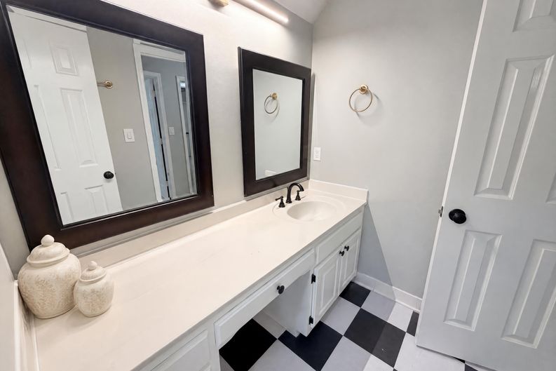 Photo 35 of 58 of 984 Forest Pond Ct, Marietta, GA