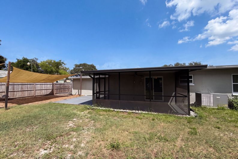 Photo 5 of 19 of 2242 E Dana Dr, Deltona, FL
