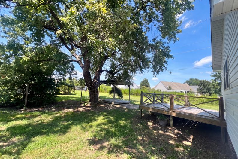 Photo 17 of 26 of 2504 Thomas Langston Rd, Winterville, NC