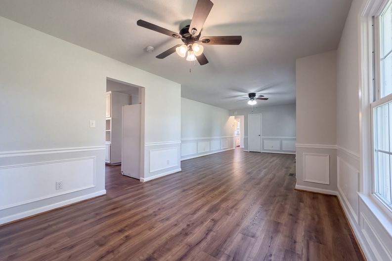 Photo 3 of 12 of 424 Lancaster Rd, Fayetteville, NC