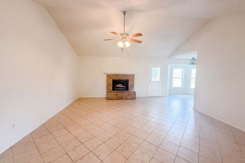 Photo 3 of 16 of 106 Nelson Dr, Copperas Cove, TX