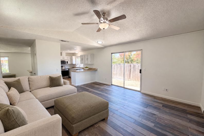 Photo 10 of 26 of 838 Dutra Ave, Rio Linda, CA