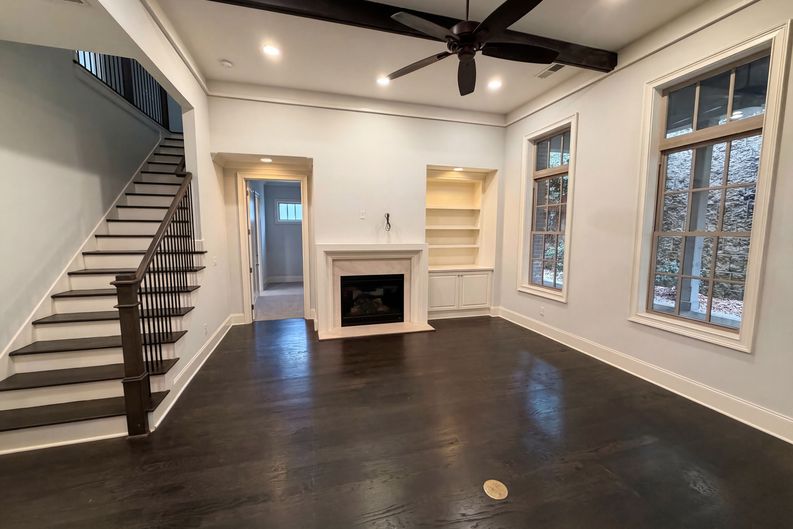 Photo 3 of 38 of 1803 Kent Ave, Dunwoody, GA
