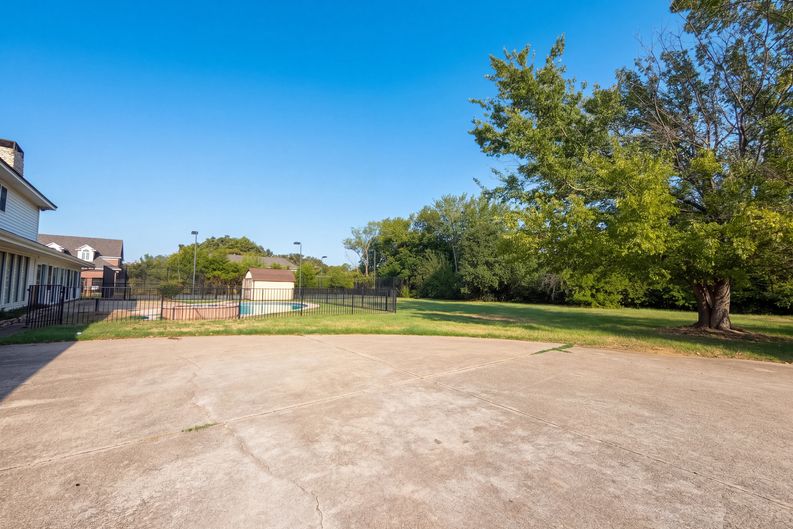 Photo 27 of 30 of 3111 Collard Rd, Arlington, TX