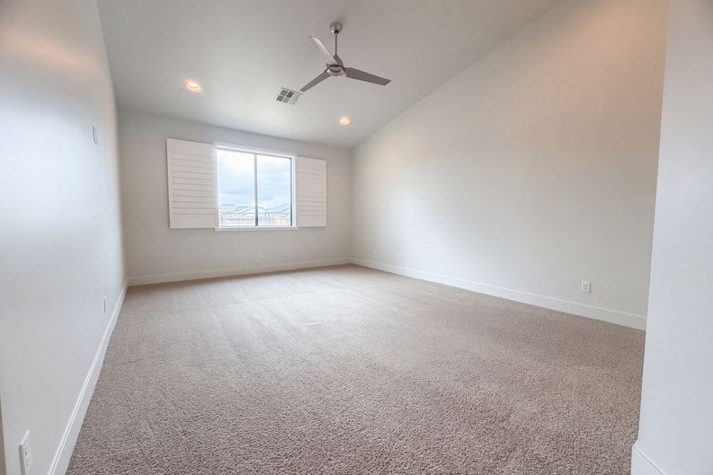 Photo 4 of 17 of 3229 W Silverdale Rd, San Tan Valley, AZ