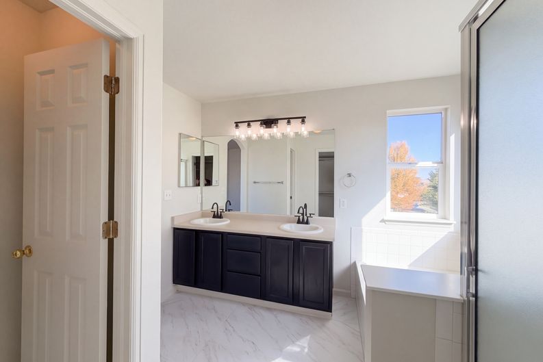Photo 17 of 40 of 4391 Homestead Way, Brighton, CO