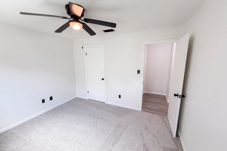 Photo 13 of 28 of 1148 Wentworth Cir, Rockledge, FL