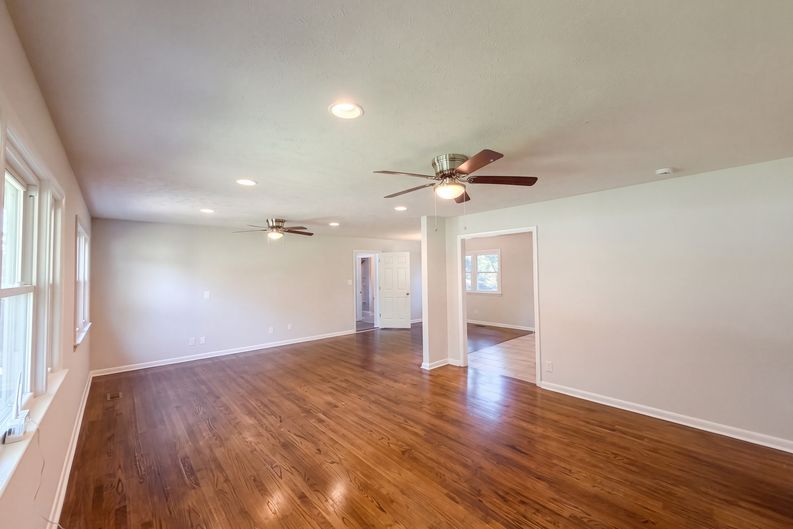 Photo 3 of 15 of 3111 Braddock Dr, Fayetteville, NC