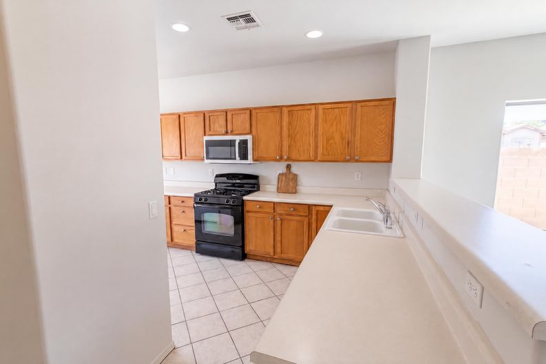Photo 6 of 17 of 13026 W Corrine Dr, El Mirage, AZ