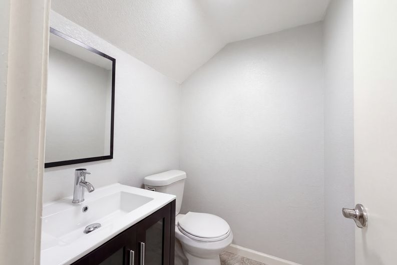 Photo 15 of 19 of 2831 Red Oak Dr, Grand Prairie, TX