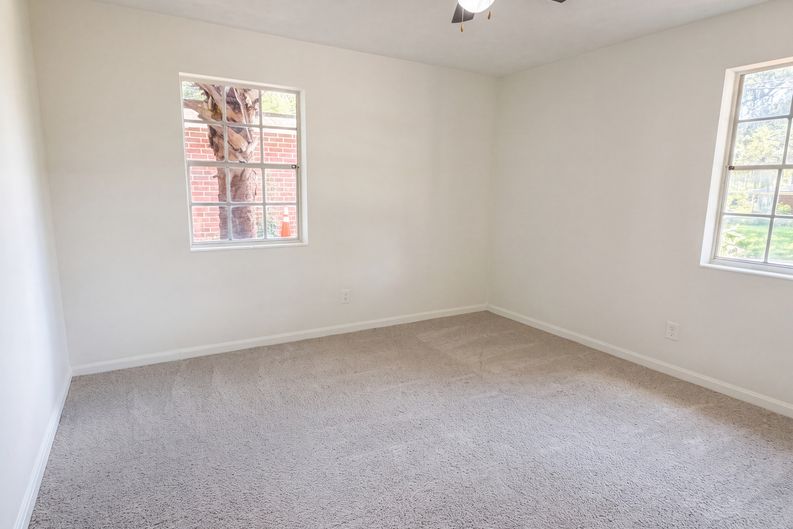 Photo 4 of 22 of 5928 Lake Ridge Ave, Jacksonville, FL