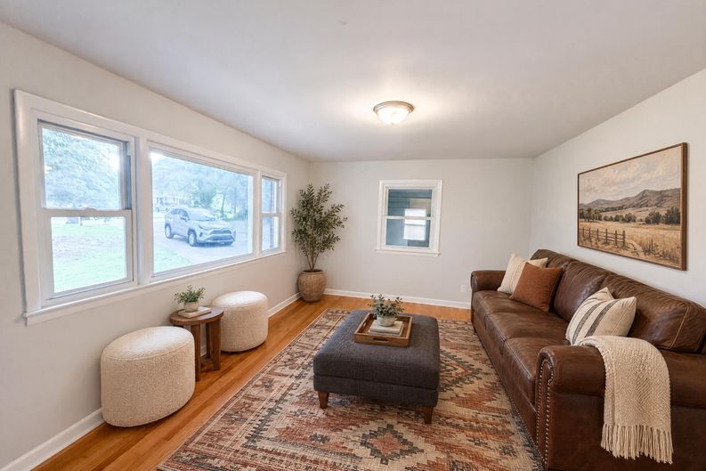 Photo 4 of 16 of 407 Lamesa Dr, Raleigh, NC