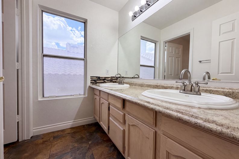 Photo 15 of 22 of 7504 Holloran Ct, Las Vegas, NV