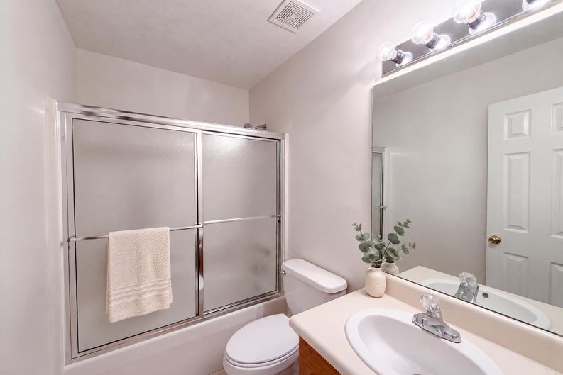 Photo 18 of 26 of 103 Saddlebrook Ct, Lagrange, GA