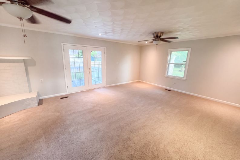 Photo 13 of 17 of 885 Lucas Creek Rd, Newport News, VA