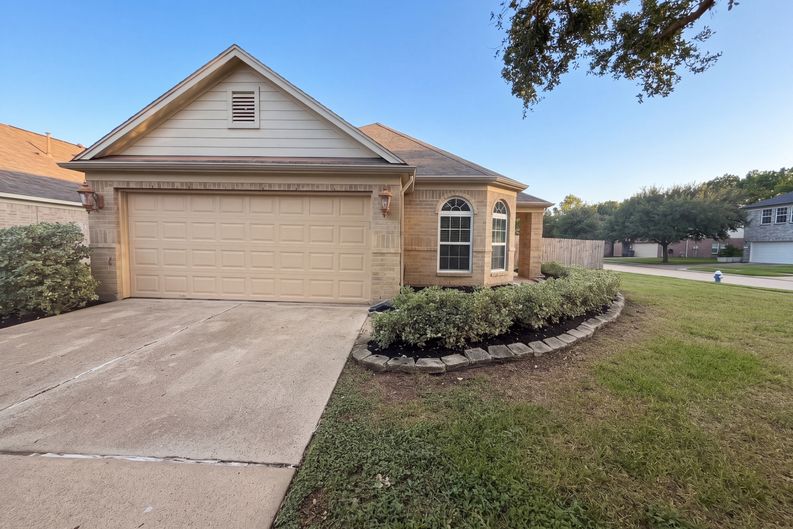 Photo 23 of 26 of 19043 Taverns Crossing Ln, Houston, TX
