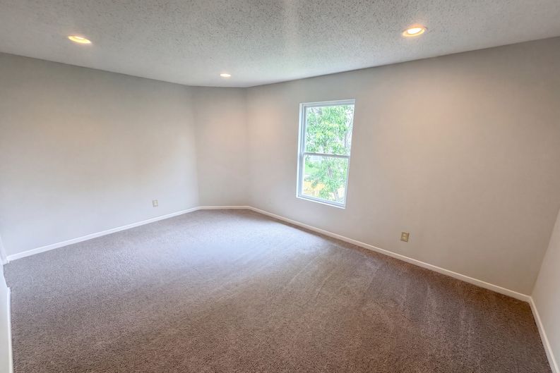Photo 13 of 23 of 8134 S Firefly Dr, Pendleton, IN