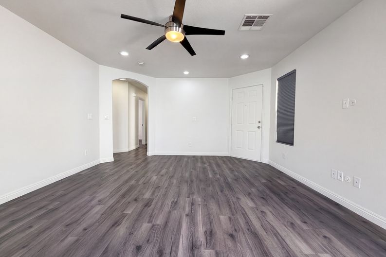 Photo 6 of 17 of 4818 Lone Grove Dr, Las Vegas, NV