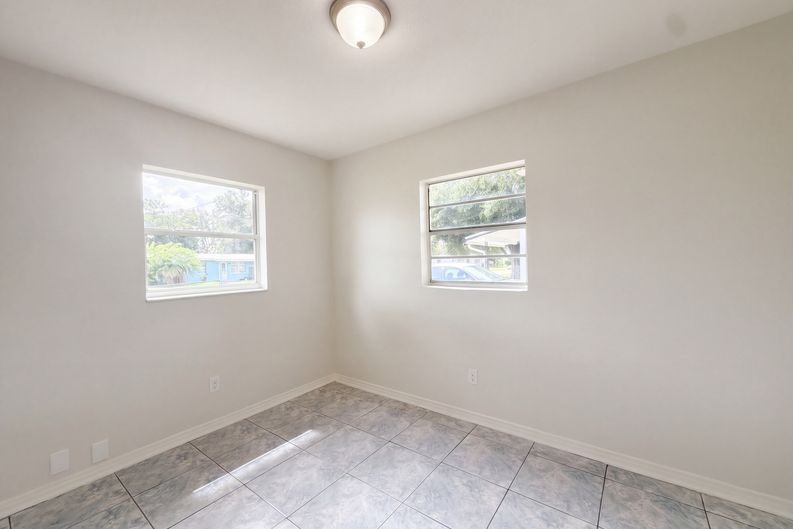 Photo 15 of 22 of 7916 Endive Ave, Tampa, FL