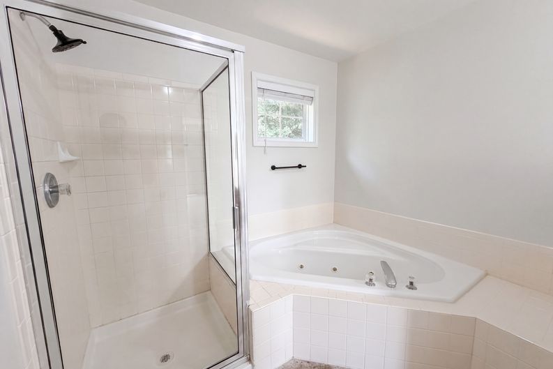 Photo 17 of 25 of 2800 Orchard Summit Ct, Hyattsville, MD