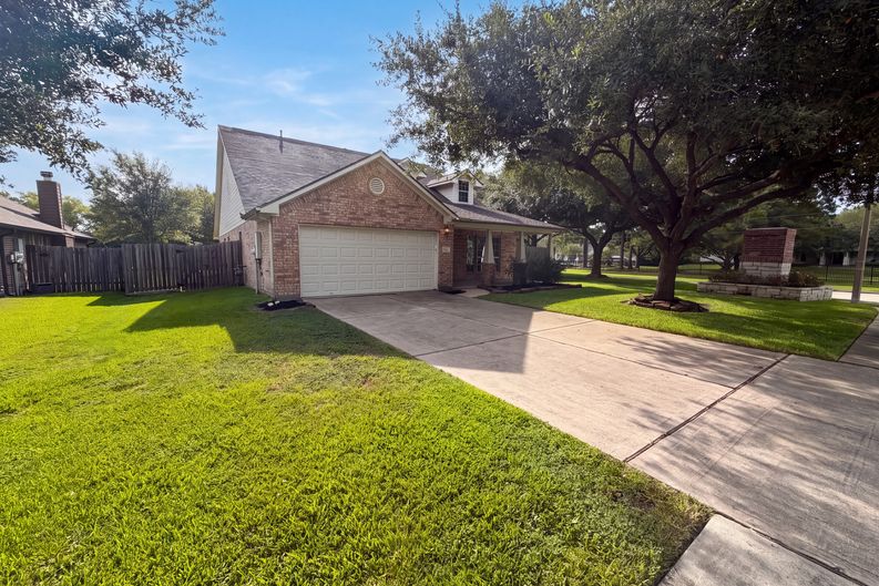 Photo 23 of 25 of 1028 Rio Grande St, League City, TX