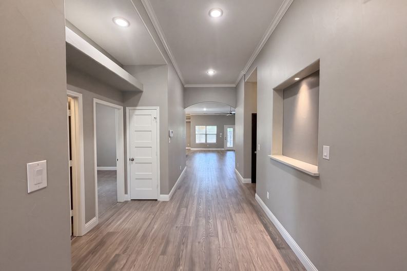 Photo 6 of 24 of 8912 Holt St, Lakeside, TX