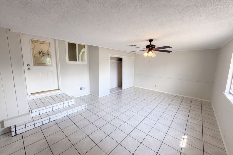Photo 4 of 20 of 17787 Ivy Ave, Fontana, CA
