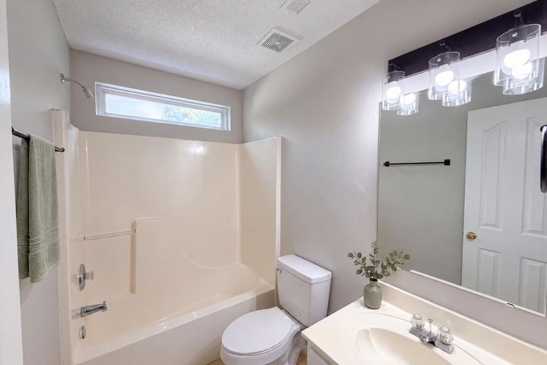 Photo 11 of 28 of 1159 Tufton Pl NW, Concord, NC