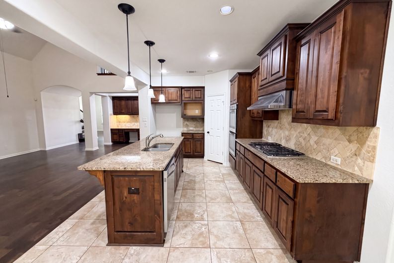 Photo 10 of 26 of 119 Driftwood Dr, Cedar Park, TX