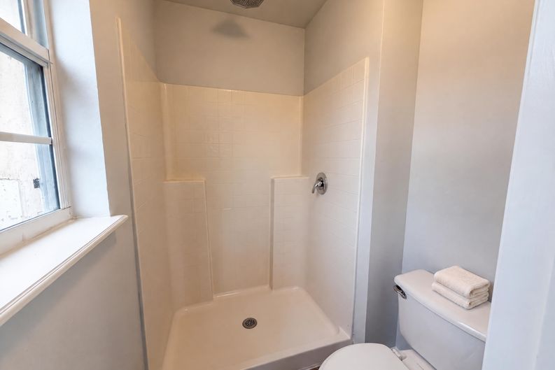 Photo 19 of 34 of 8215 Foxdale Dr, Jacksonville, FL