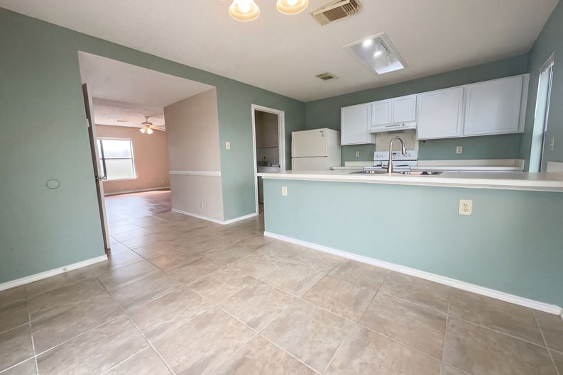 Photo 8 of 17 of 5215 Kenton Stone, San Antonio, TX