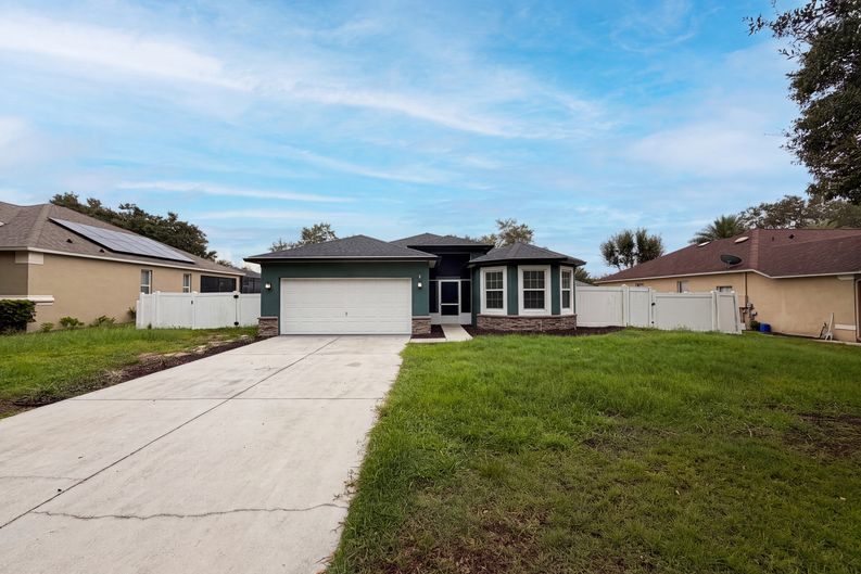 Photo 22 of 24 of 12902 Scout Ct, Grand Island, FL