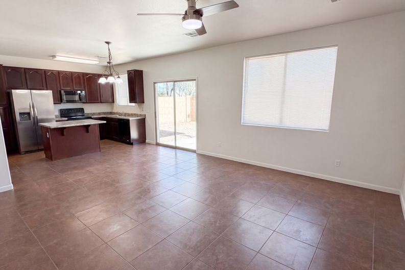 Photo 3 of 24 of 17533 W Mandalay Ln, Surprise, AZ