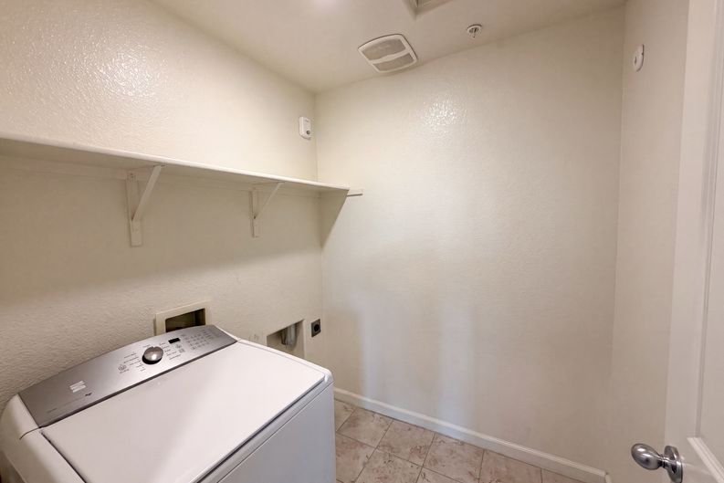 Photo 20 of 27 of 8224 Kossum Way, Elk Grove, CA