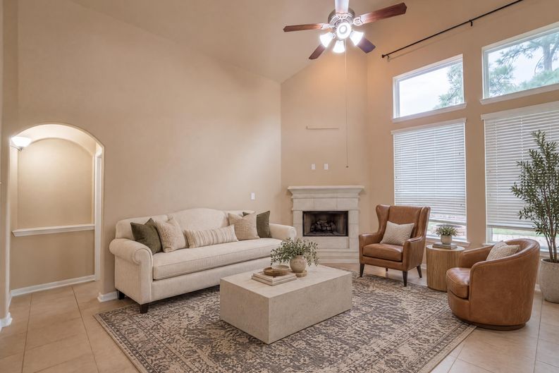 Photo 4 of 40 of 9003 Newcroft Ct, Tomball, TX