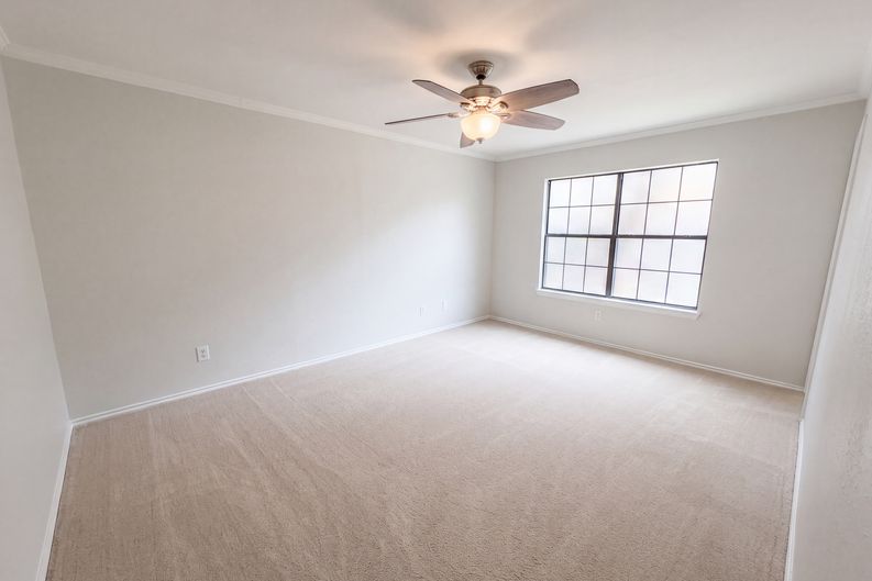 Photo 13 of 27 of 4300 Windwillow Ct, Fort Worth, TX