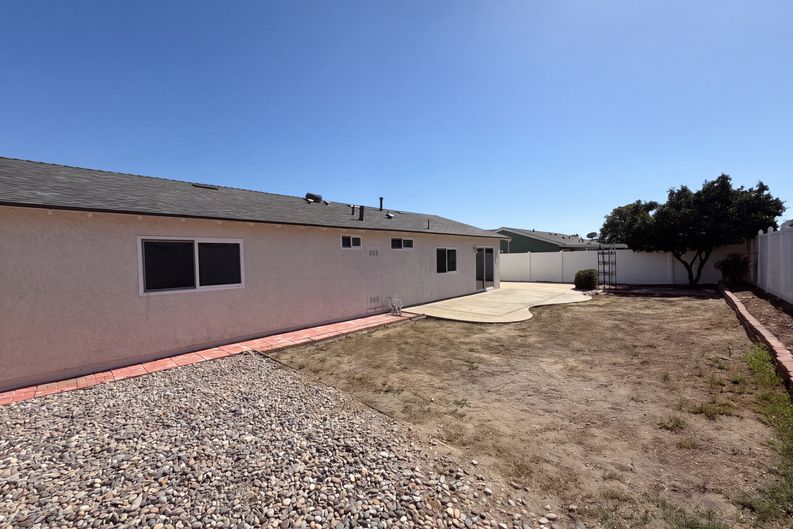 Photo 5 of 49 of 11828 Craw Ave, Chino, CA
