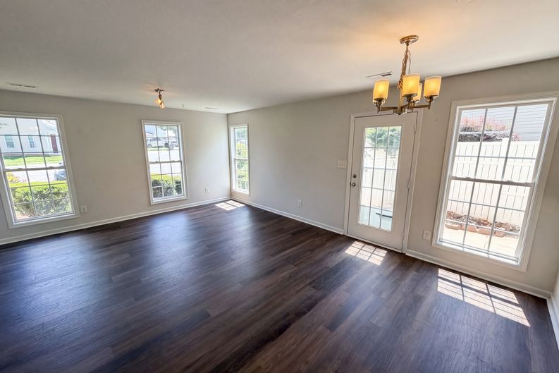 Photo 11 of 21 of 3831 Mohawk Ct, Charlotte, NC