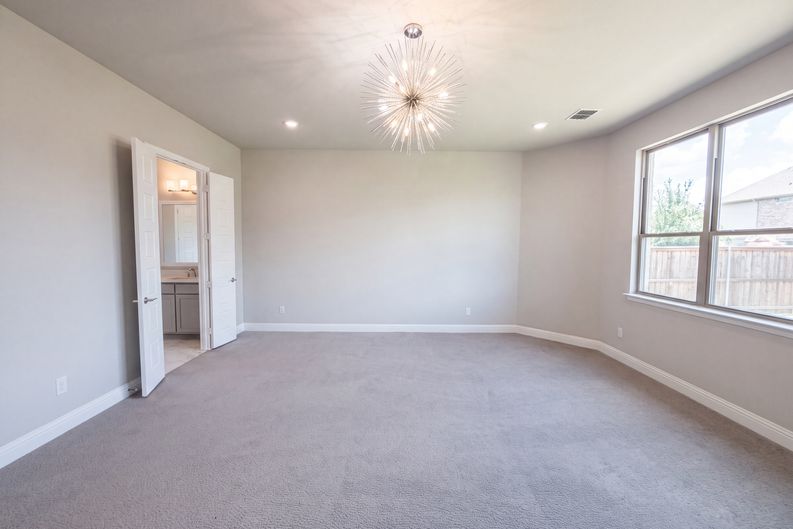 Photo 6 of 26 of 7592 Sanctuary Dr, Frisco, TX