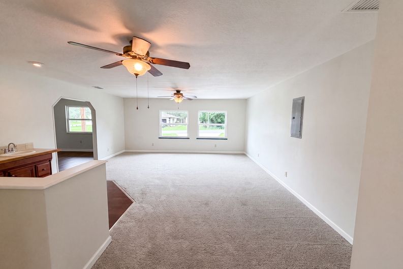 Photo 8 of 21 of 466 Leland Dr, Deltona, FL