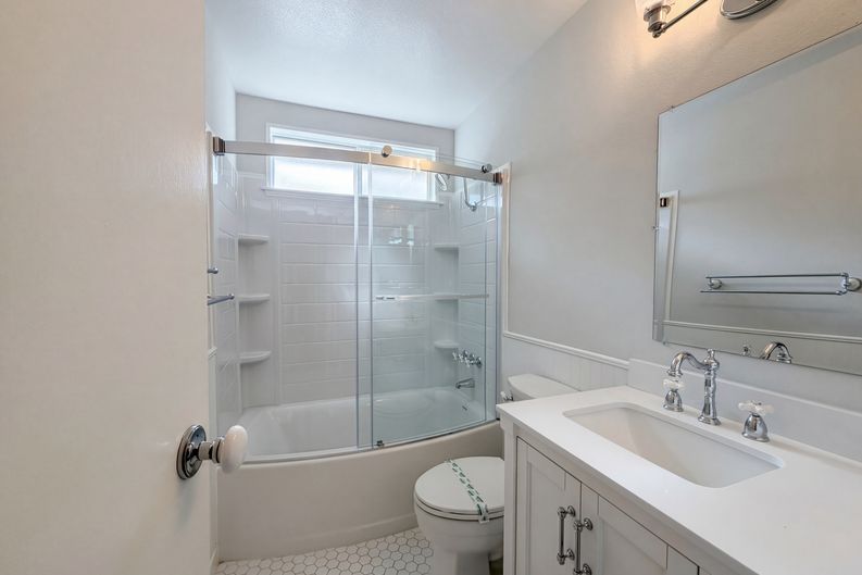 Photo 13 of 21 of 2785 Bonita Dr, Highland, CA