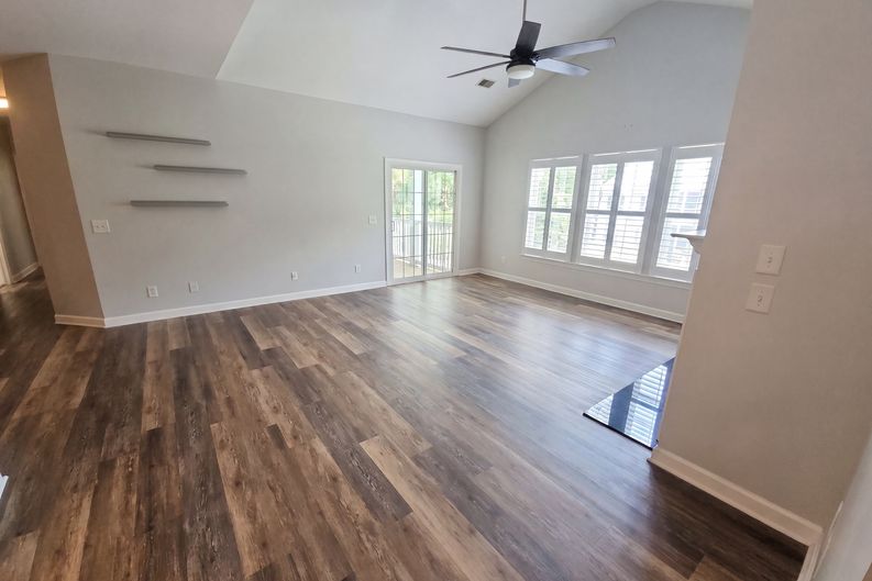Photo 8 of 17 of 906 W Marymont Ln, Charleston, SC